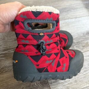 Bogs Kids' b-Moc Geometric Red and Black Snow Boots